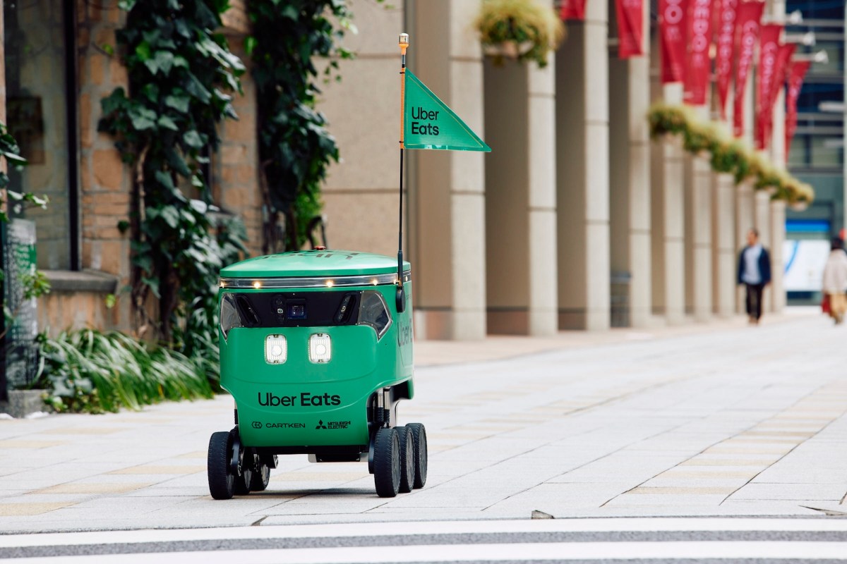 uber-eats-is-launching-a-transport-service-with-cartken's-sidewalk-robots-in-japan-|-techcrunch-–-techcrunch