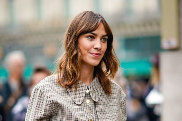 model-followers-are-all-saying-the-same-ingredient-about-alexa-chung's-throwback-vogue-photograph-–-google