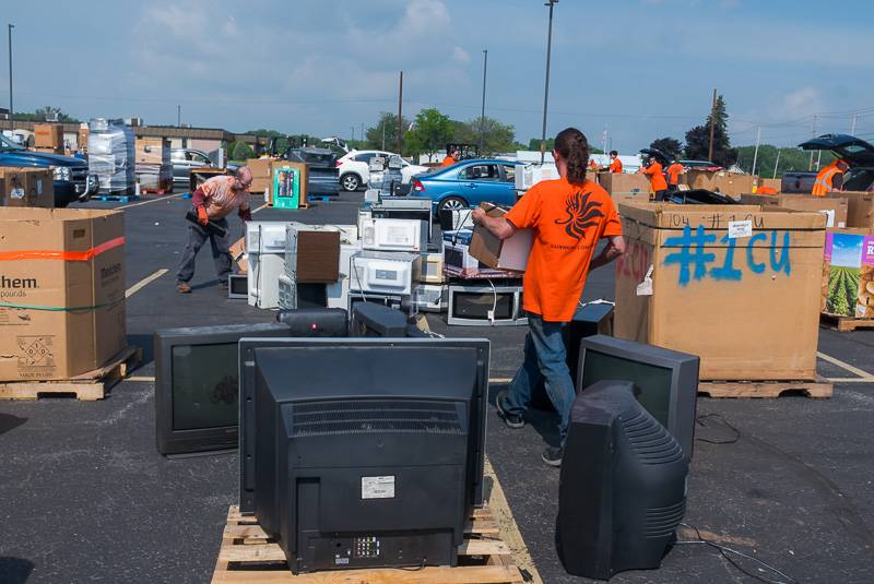 photos:-steve-hawley's-electronics-annual-recycling-tournament-–-google