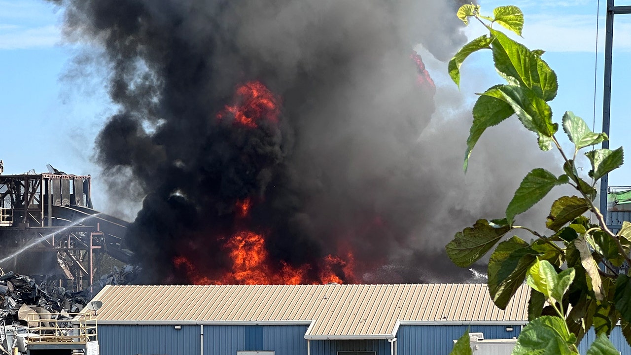 crews-combat-fire-at-west-dallas-recycling-facility-–-google