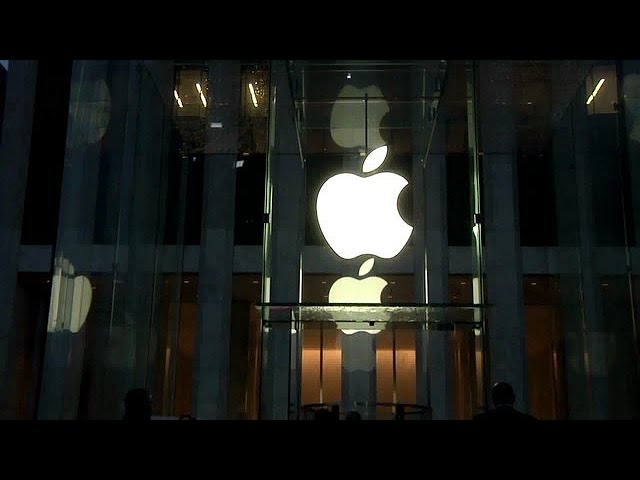 warren-buffet's-berkshire-hathaway-sells-half-of-its-apple-stock-|-techcrunch-–-techcrunch