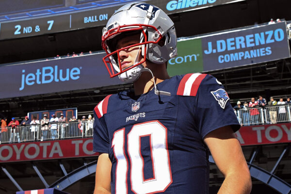 will-drake-maye-play-vs.-titans?-patriots-qb's-jam-unruffled-sunless-–-yahoo