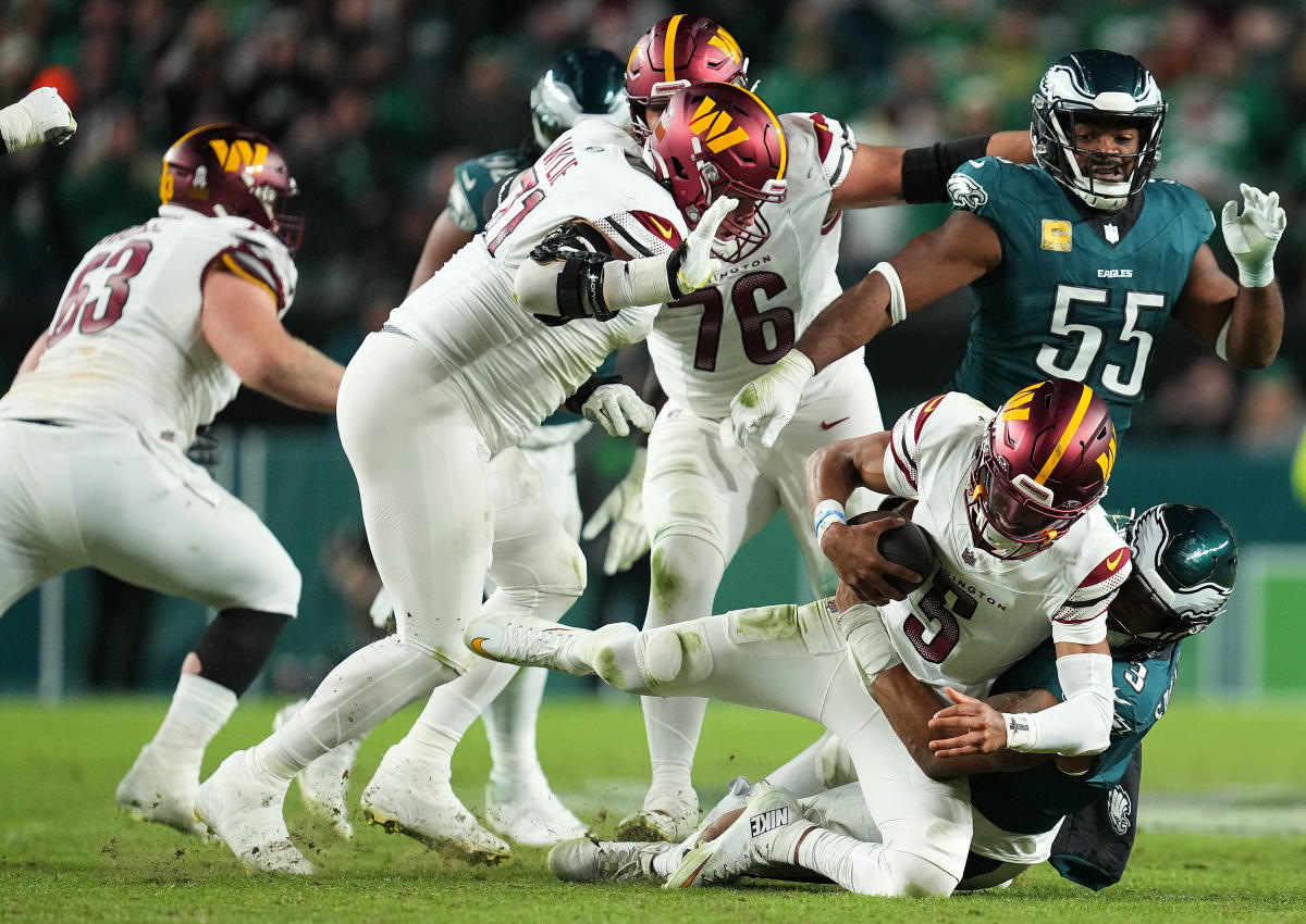 how-the-eagles-slammed-the-door-on-rookie-phenom-jayden-daniels-–-yahoo