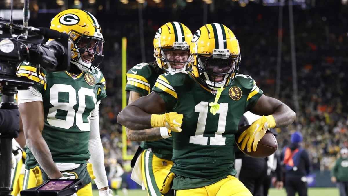 packers-lunge-to-9-3-with-30-17-victory-over-dolphins-–-yahoo